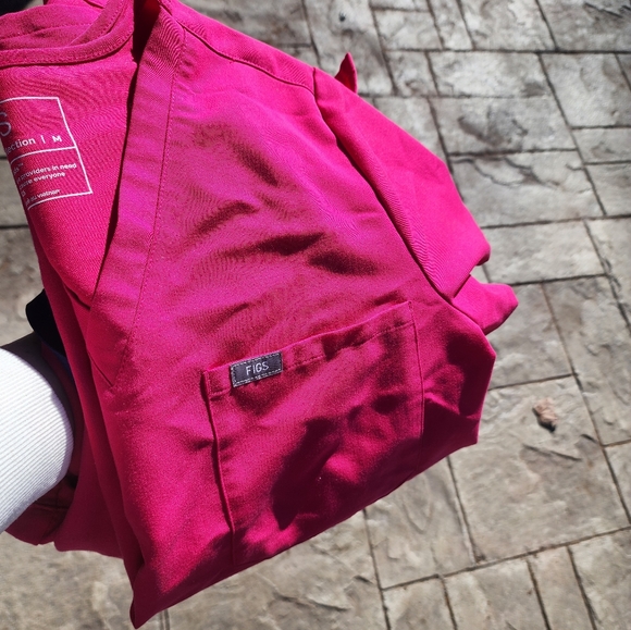 Figs Scrub Top and Jogger - Picture 6 of 9